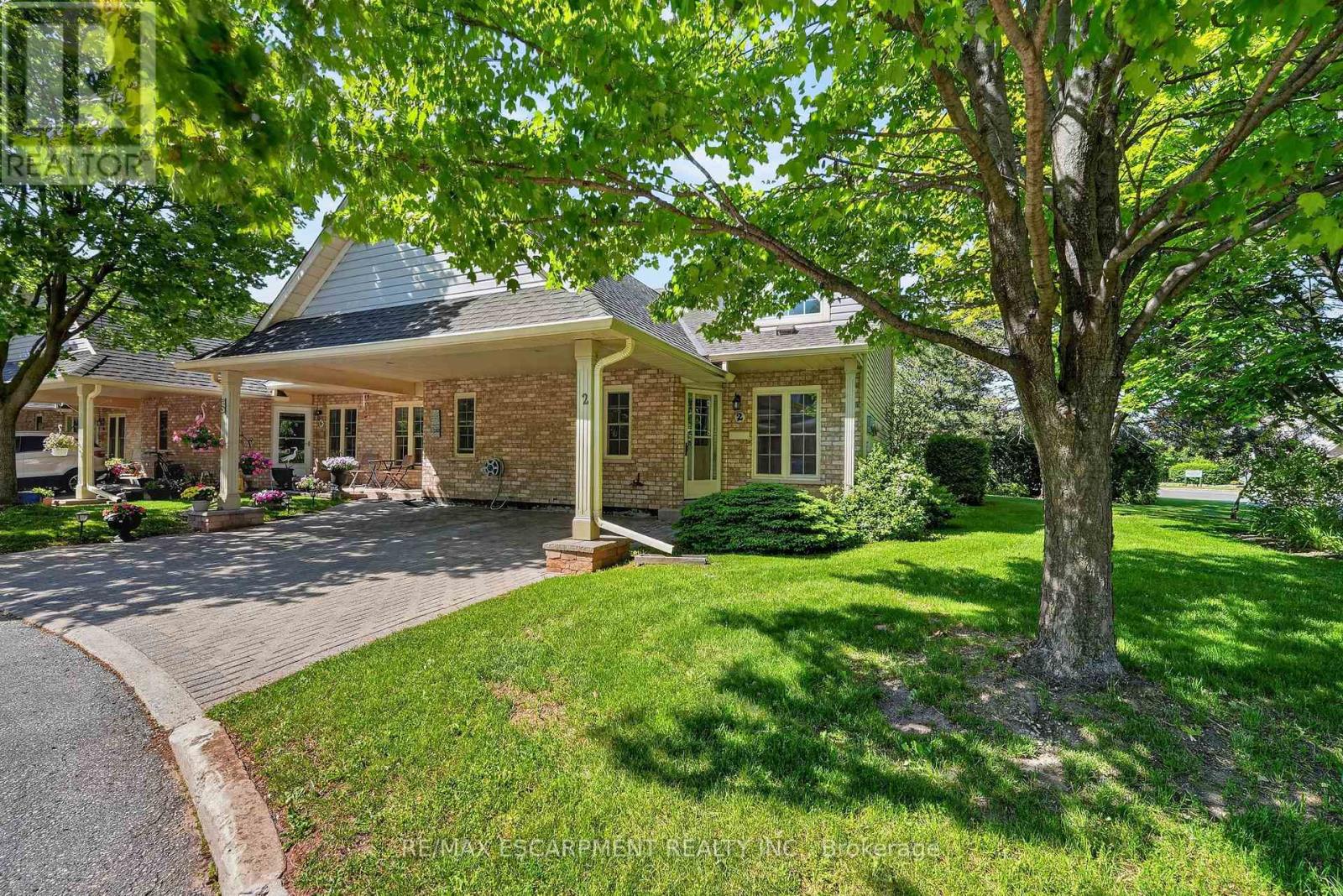 2 - 9 WENTWORTH DRIVE, Grimsby, Ontario