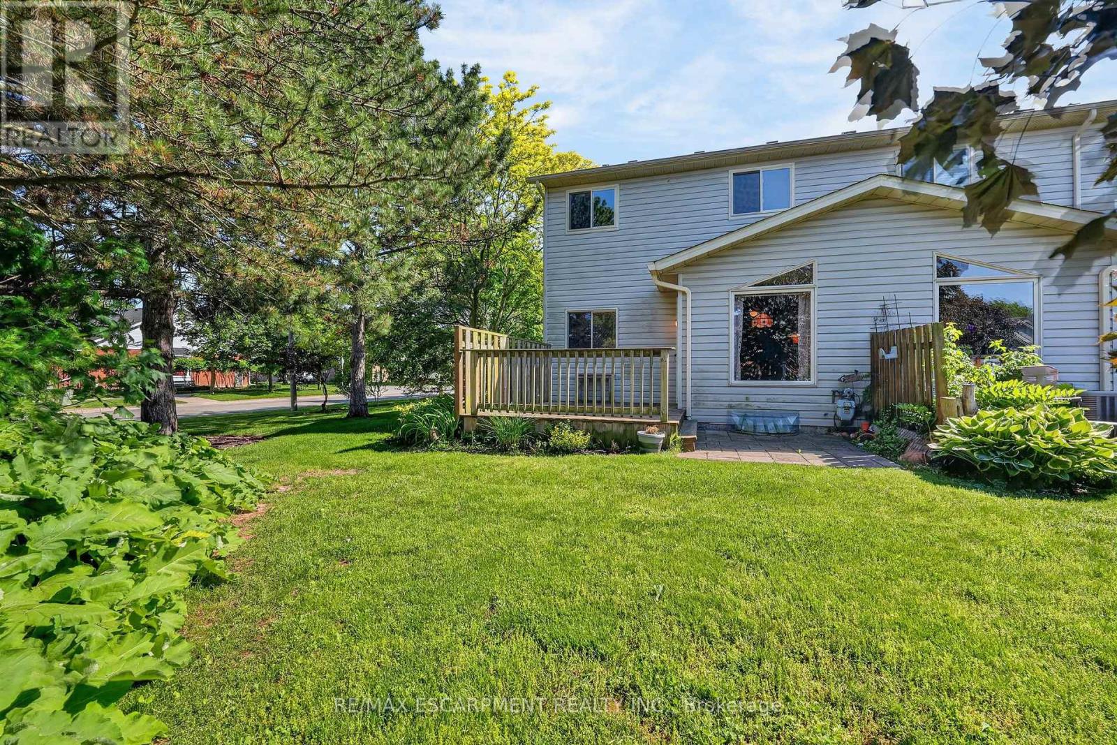 2 - 9 Wentworth Drive, Grimsby, Ontario  L3M 5H9 - Photo 2 - X13251556