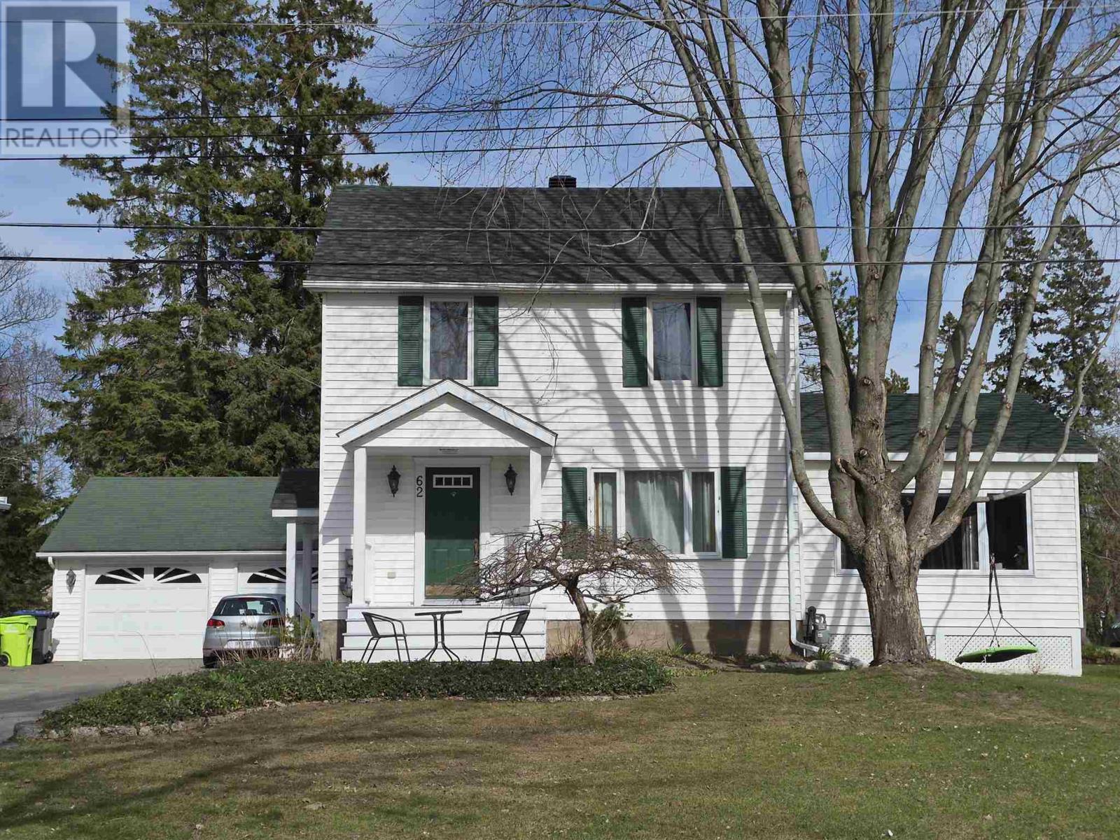 62 Lake St, Sault Ste. Marie, Ontario  P6A 4A5 - Photo 2 - SM260523