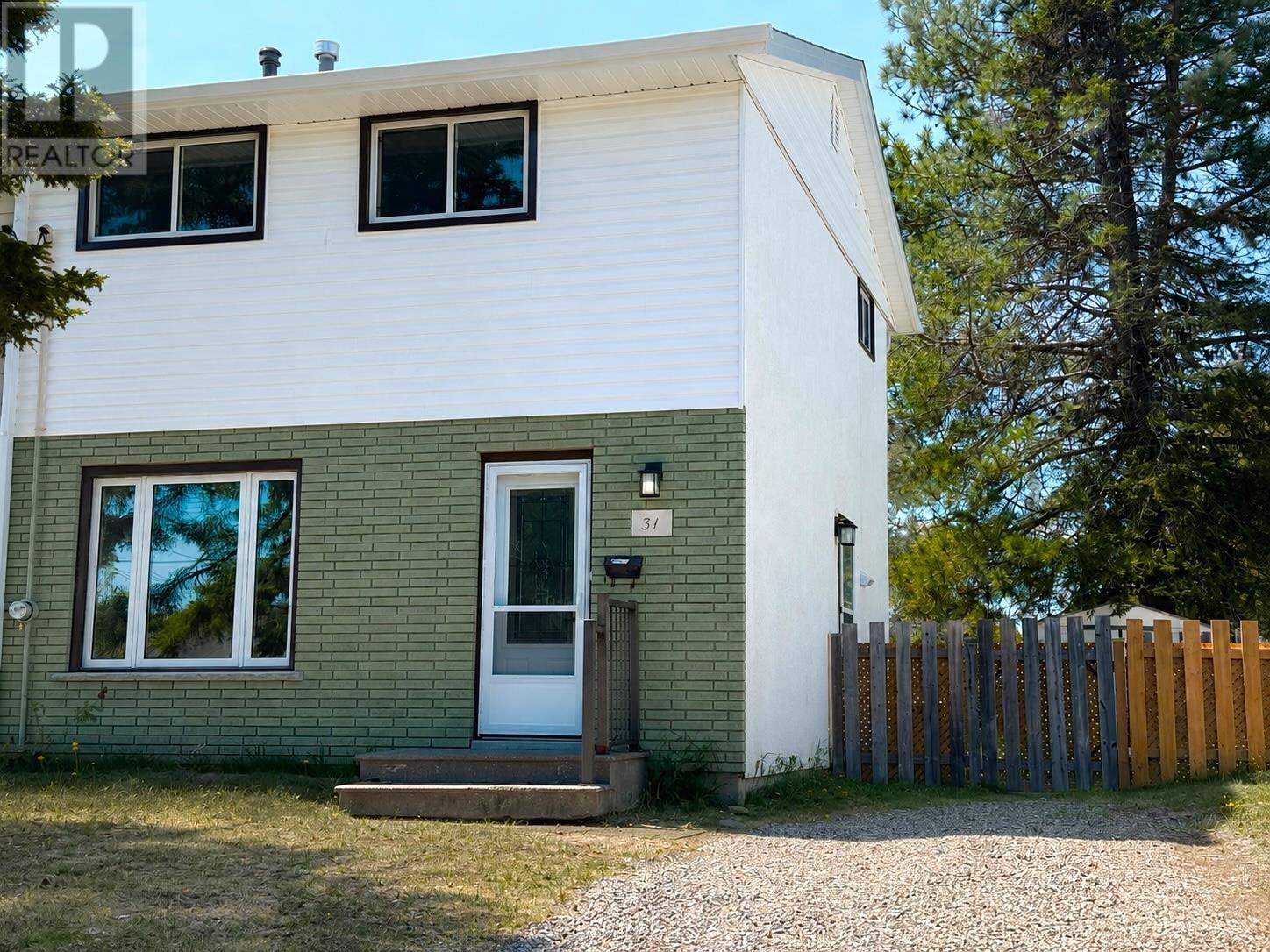 31 Matthews ST, Thunder Bay, Ontario
