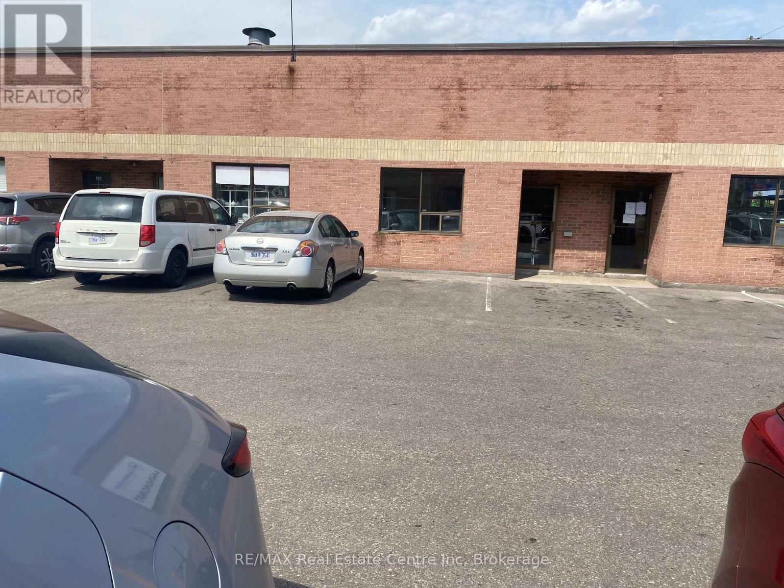28 & 29 - 781 MAIN STREET E, Milton, Ontario