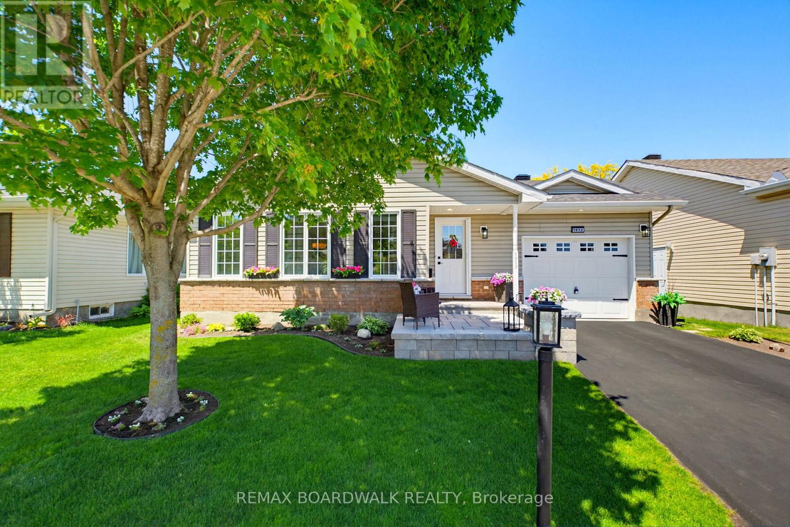 1013 ADA BARRINGTON PRIVATE, Ottawa, Ontario