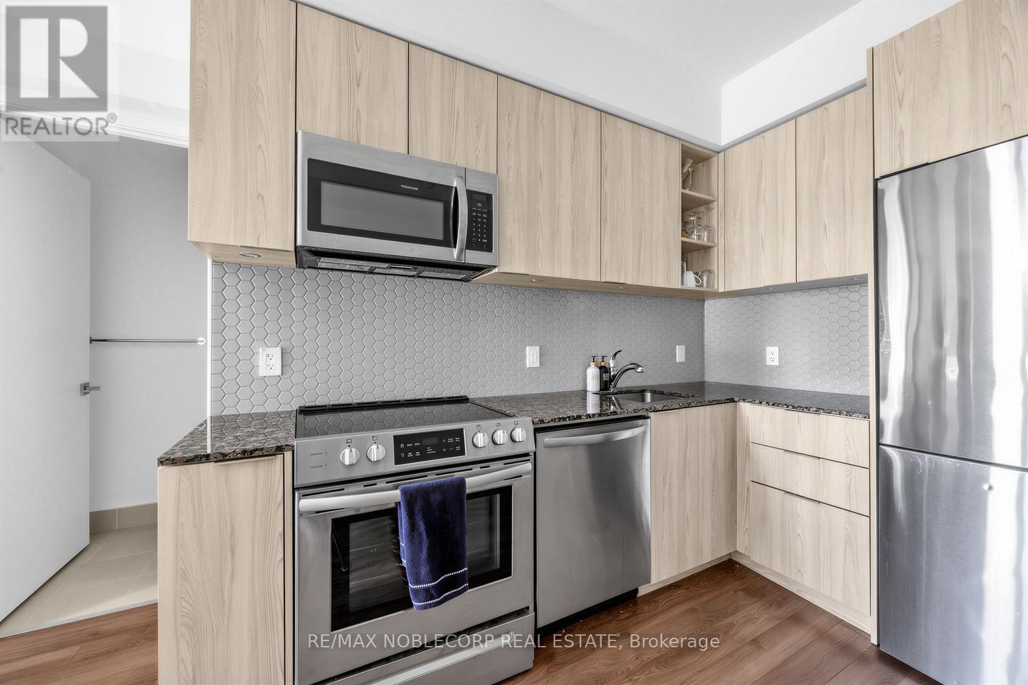 1705 - 30 Ordnance Street, Toronto (Niagara), Ontario  M6K 0C8 - Photo 8 - C13248454