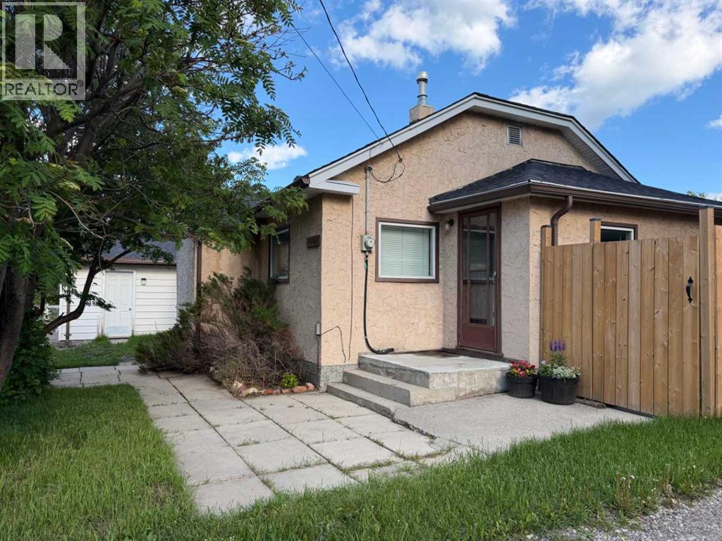 717 227 Street, Hillcrest, Alberta