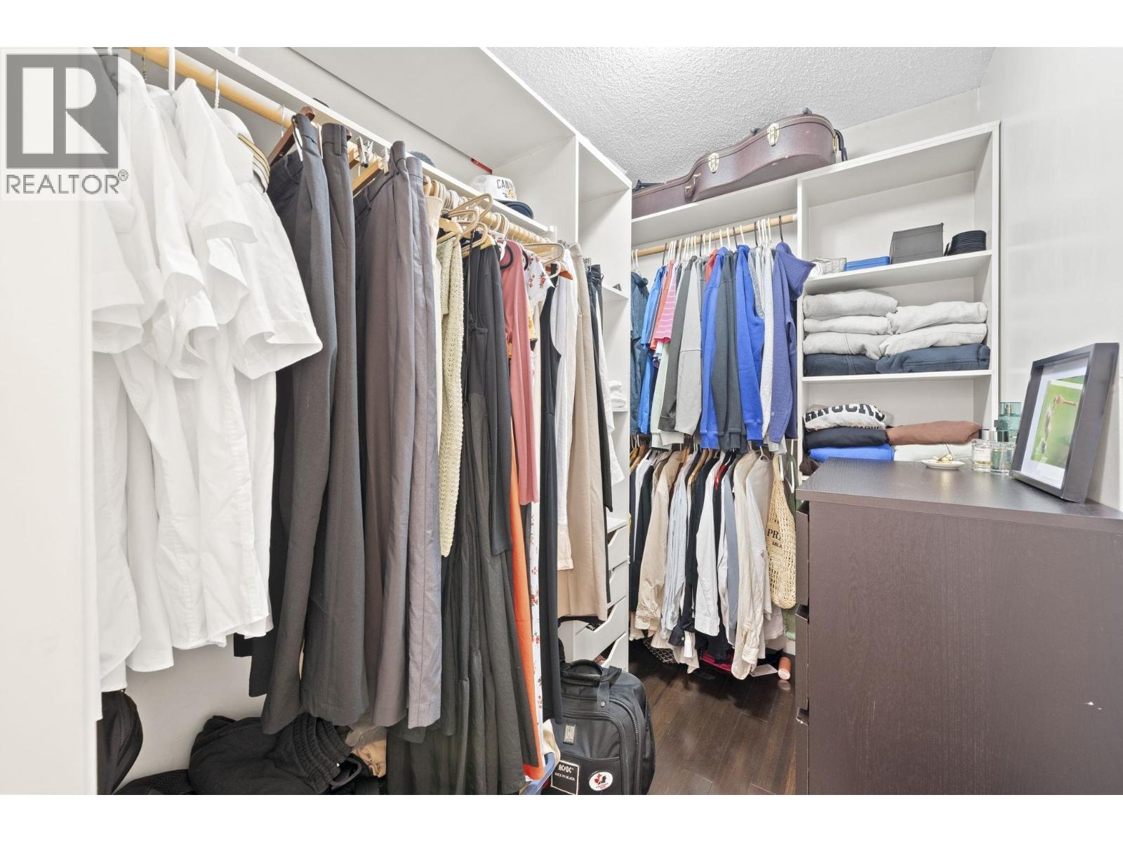 Listing image 24