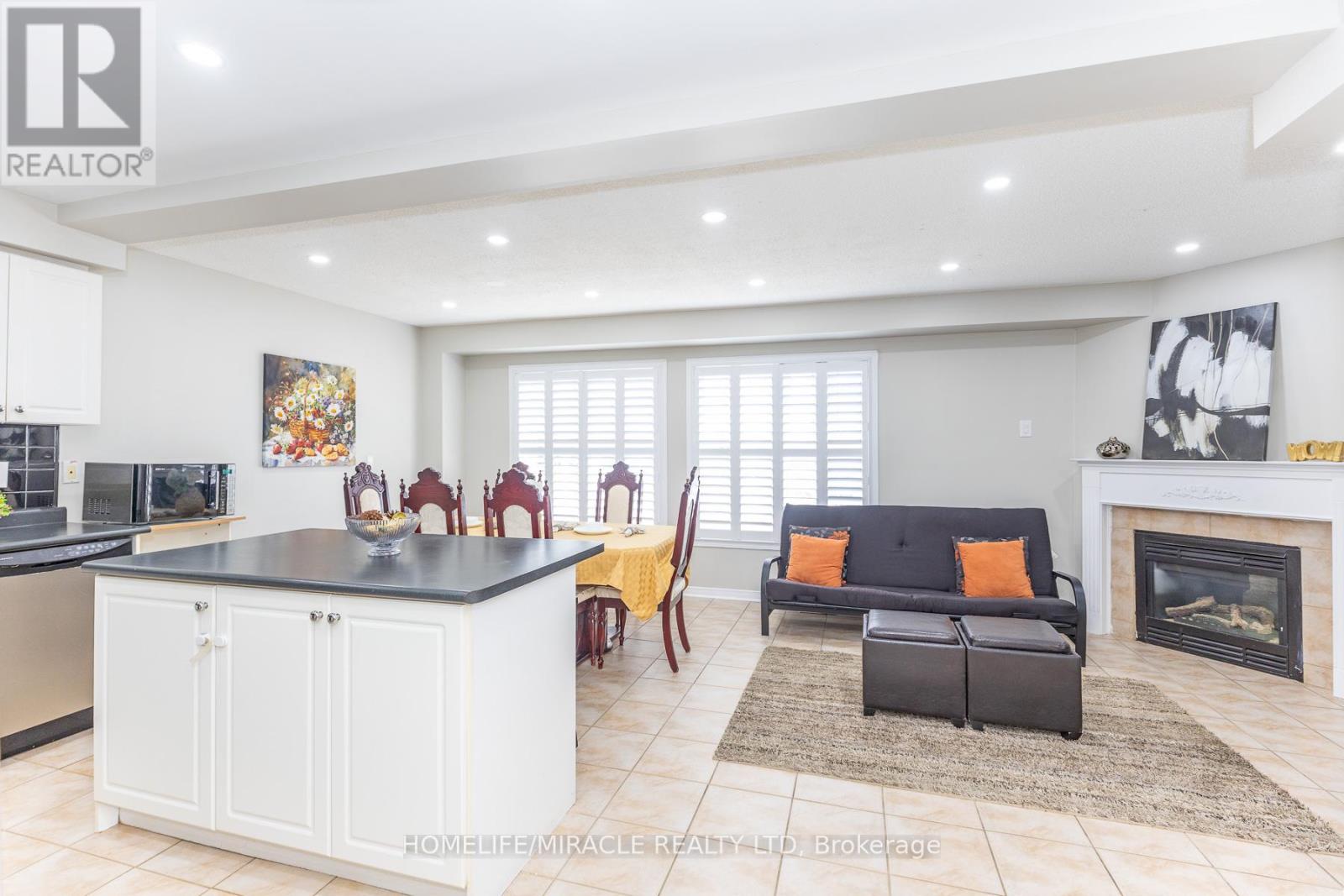 22 Domenico Crescent, Brampton, Ontario  L6P 1H5 - Photo 11 - W13238540