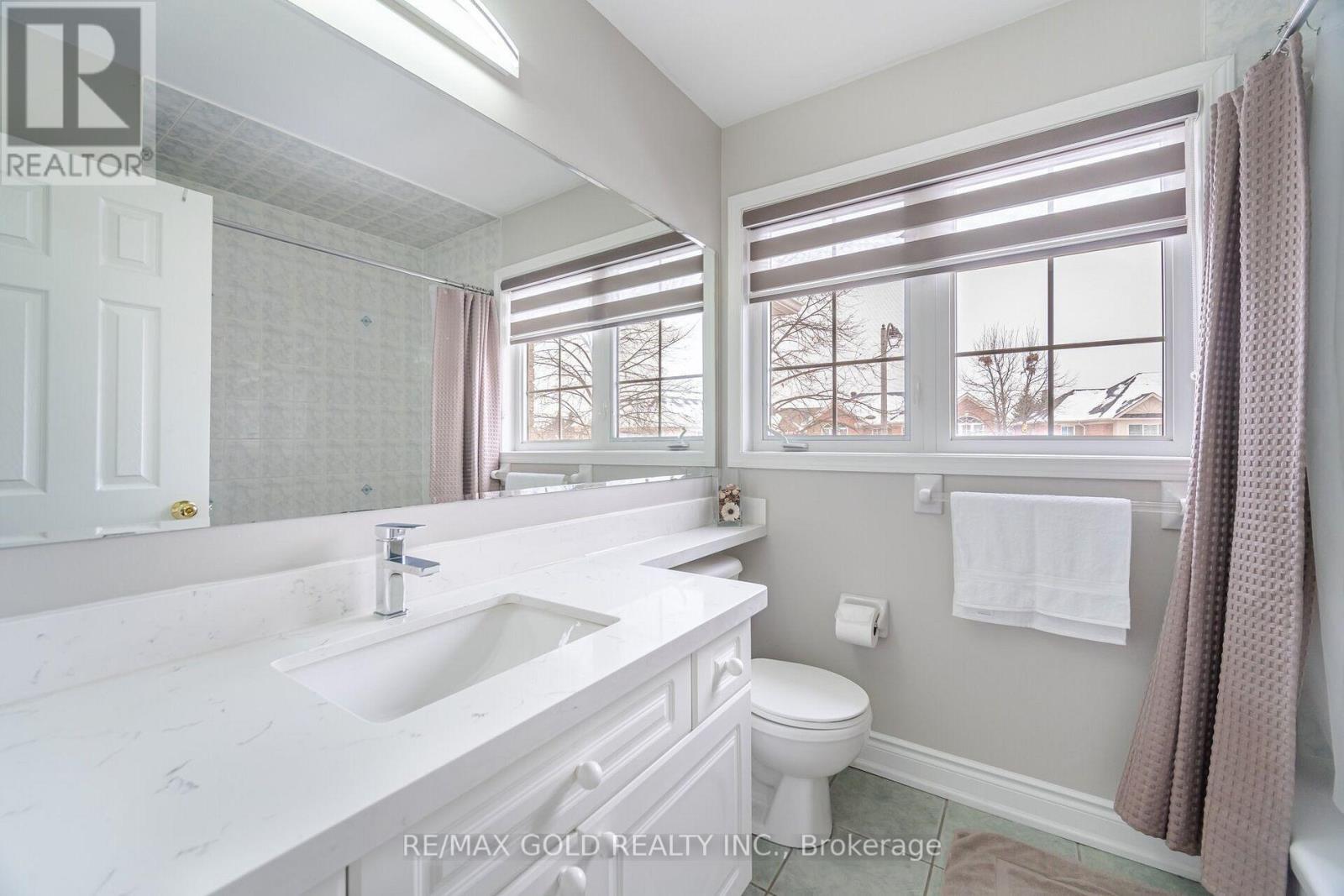 8 Upshall Drive, Brampton, Ontario  L6P 1E1 - Photo 28 - W13248456