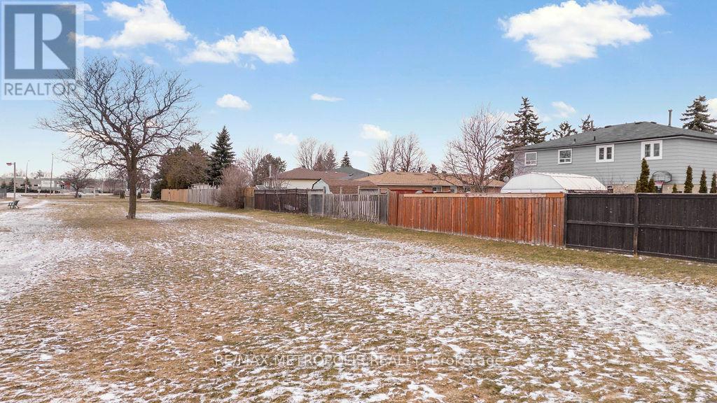 42 Gulliver Crescent, Brampton, Ontario  L6S 1S9 - Photo 22 - W13249854