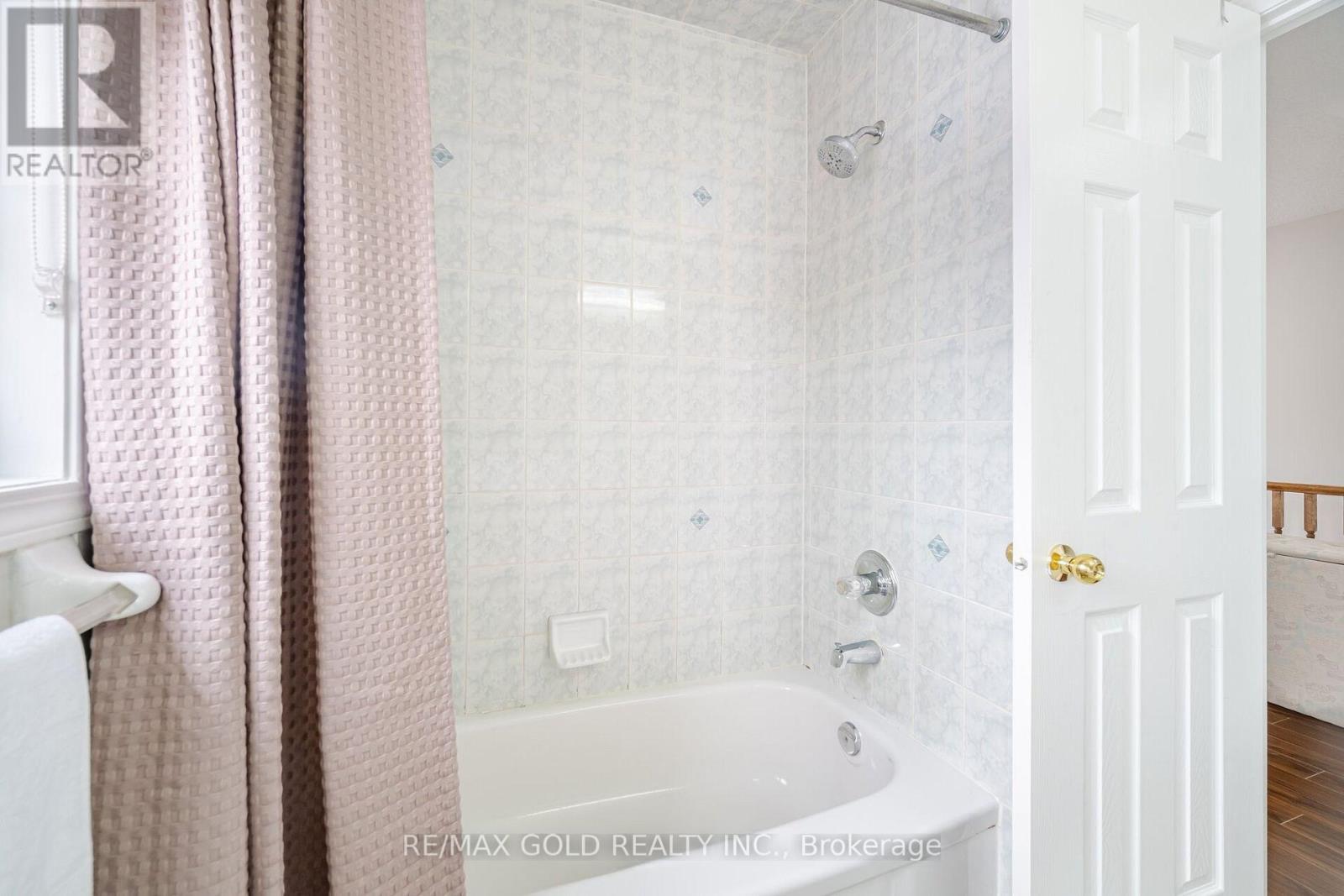 8 Upshall Drive, Brampton, Ontario  L6P 1E1 - Photo 29 - W13248456