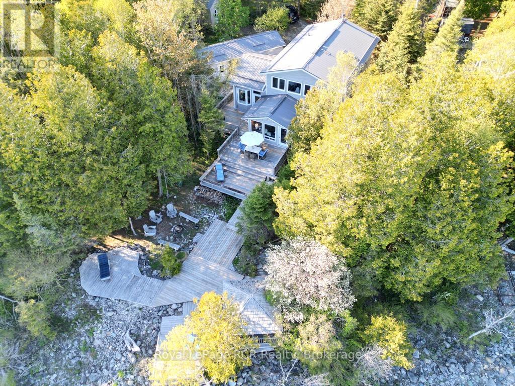 1166 Dorcas Bay Road, Northern Bruce Peninsula, Ontario N0H 2R0 - Photo 2 - X13229080