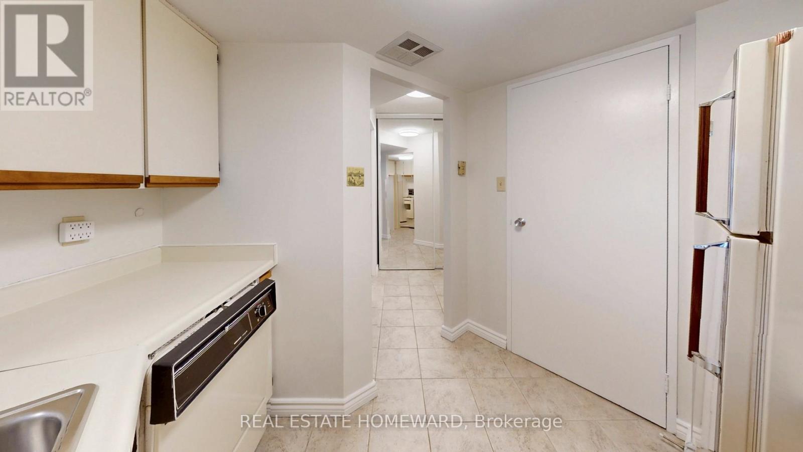 409 - 77 Maitland Place, Toronto, Ontario  M4Y 2V6 - Photo 13 - C12950488