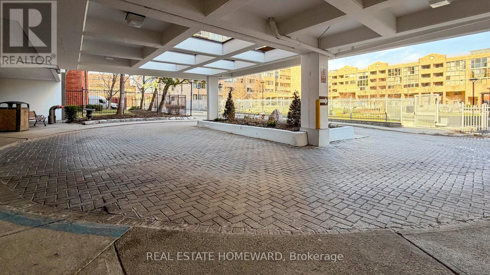 409 - 77 Maitland Place, Toronto, Ontario  M4Y 2V6 - Photo 3 - C12950488