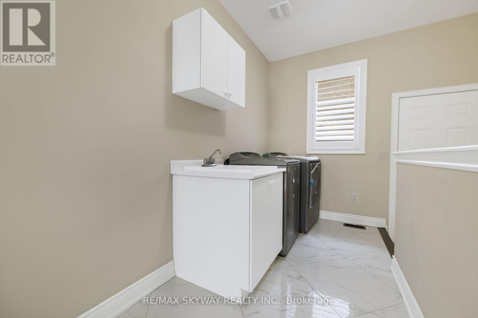 9 Martin Byrne Drive, Brampton, Ontario  L6P 4L2 - Photo 23 - W13156766