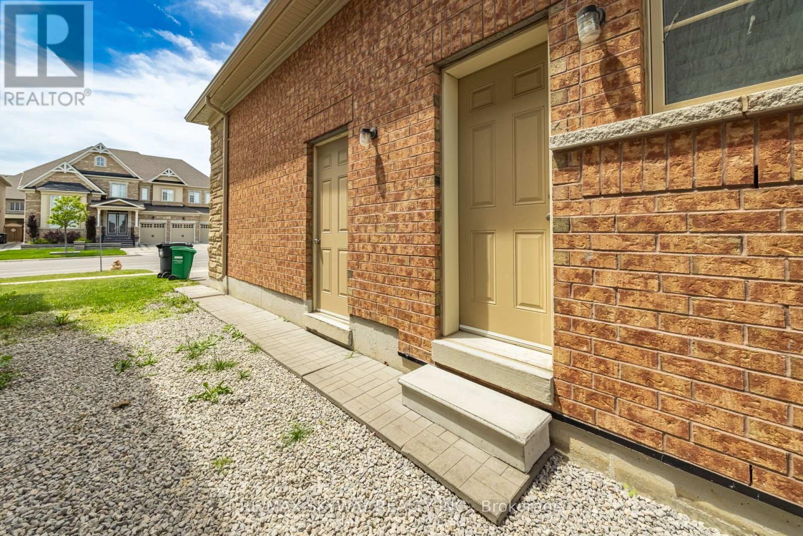9 Martin Byrne Drive, Brampton, Ontario  L6P 4L2 - Photo 45 - W13156766