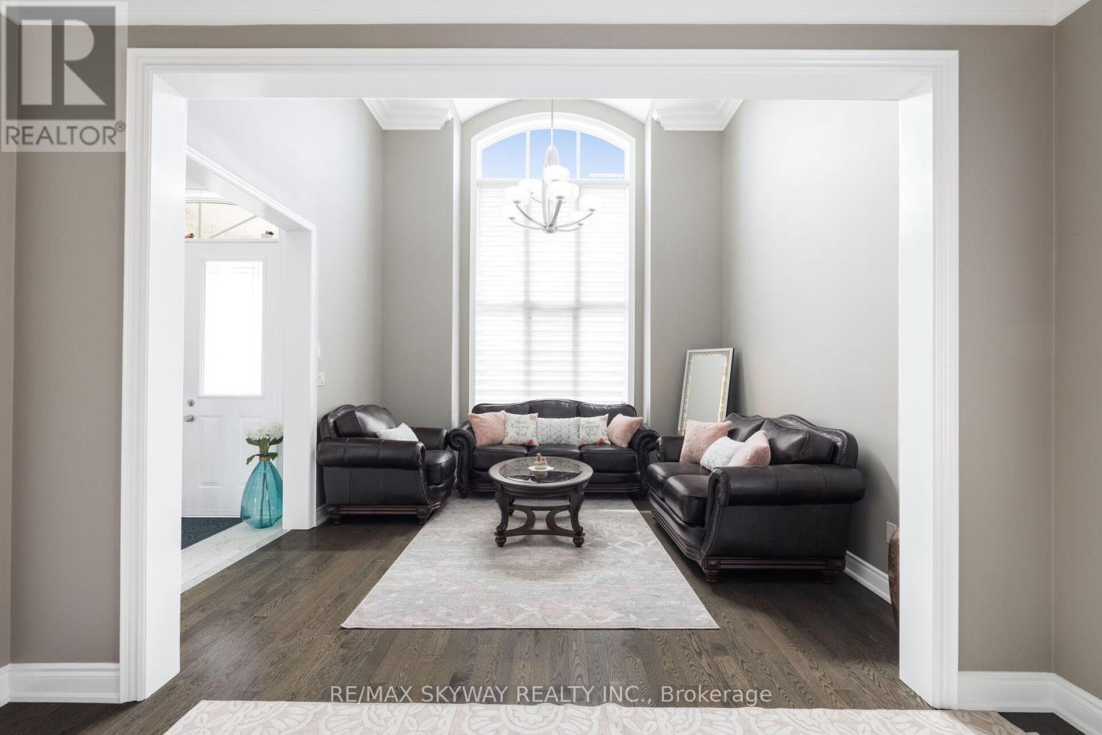 9 Martin Byrne Drive, Brampton, Ontario  L6P 4L2 - Photo 6 - W13156766