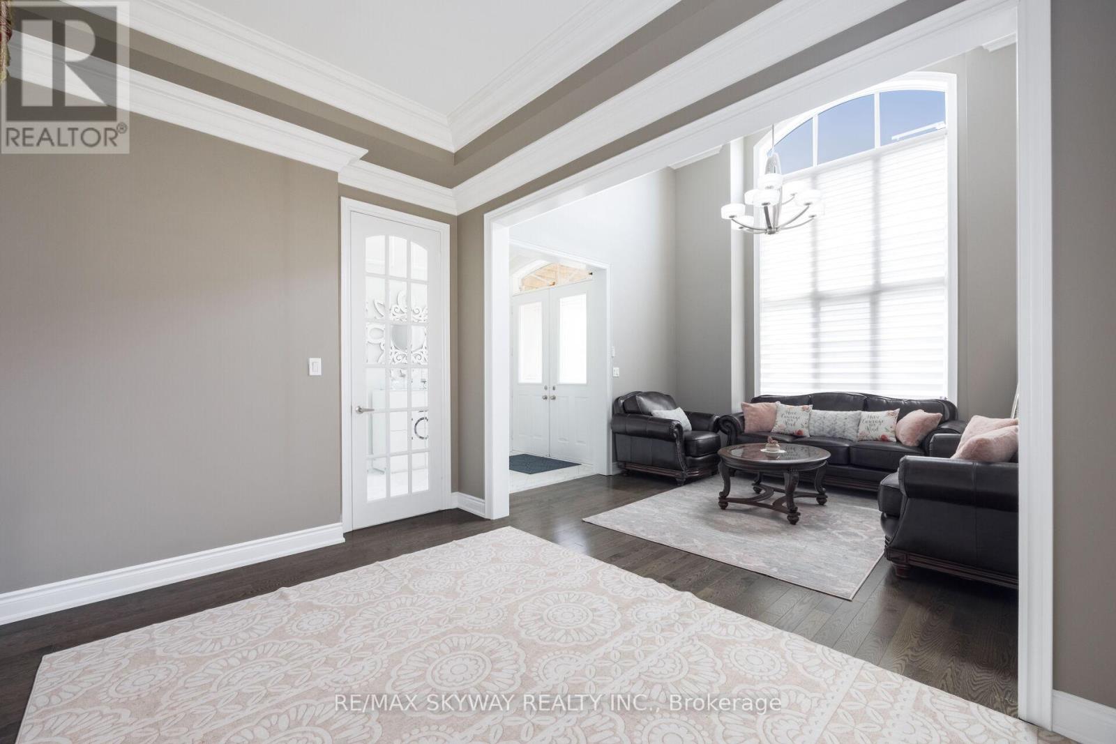 9 Martin Byrne Drive, Brampton, Ontario  L6P 4L2 - Photo 7 - W13156766