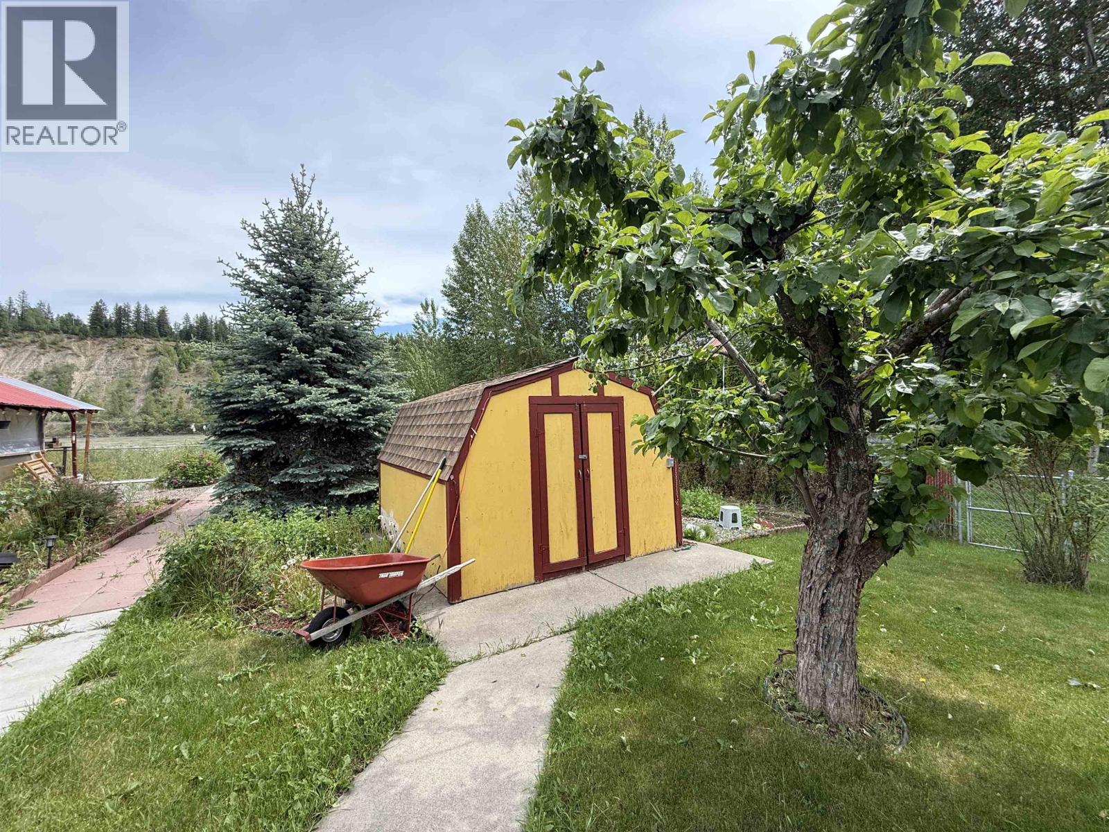894 Rolph Street, Quesnel, British Columbia  V2J 3M1 - Photo 2 - R3132873