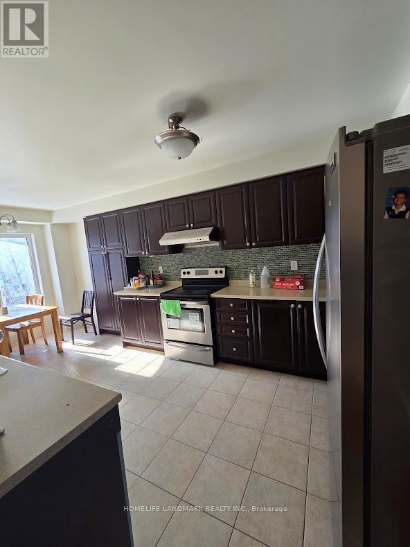 12 Kawneer Terrace, Toronto, Ontario  M1P 0C3 - Photo 11 - E13245810