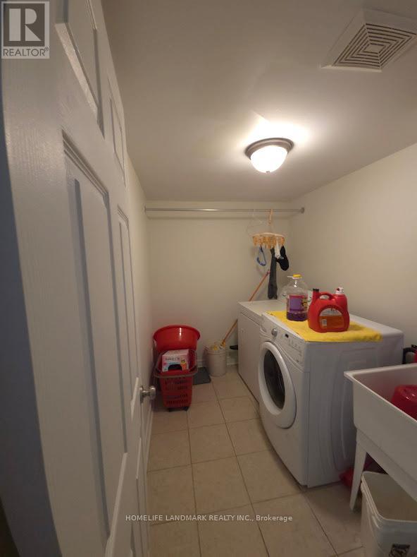 12 Kawneer Terrace, Toronto, Ontario  M1P 0C3 - Photo 20 - E13245810
