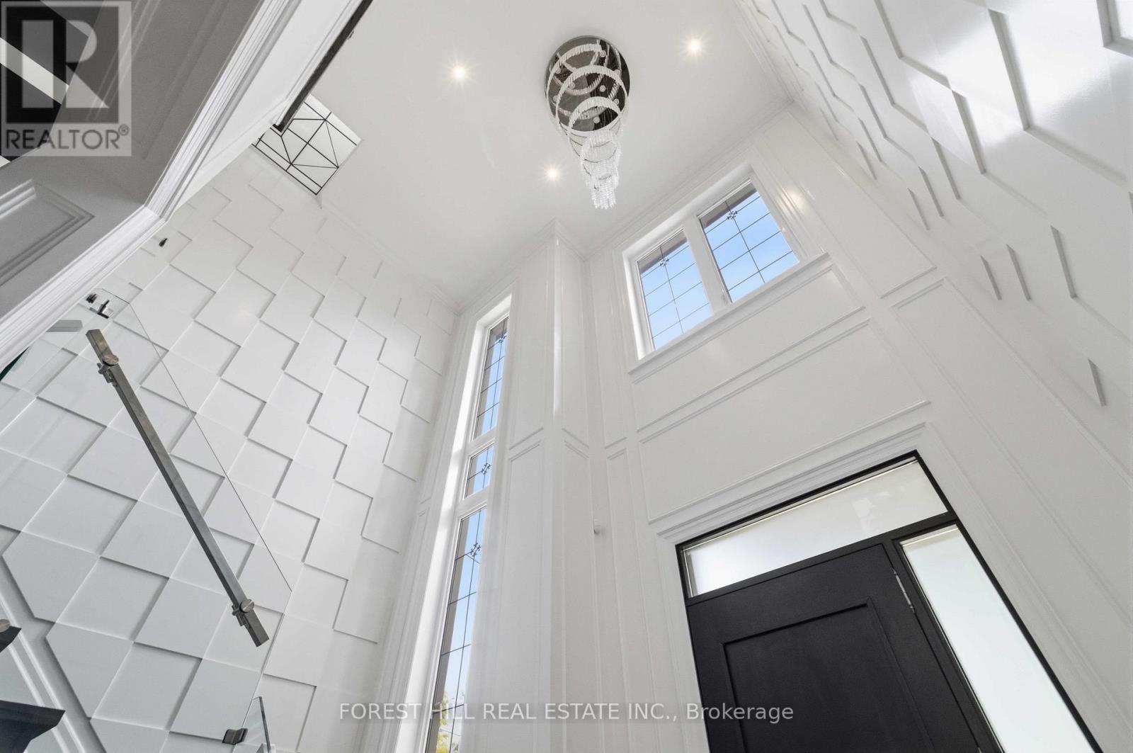 47 Harding Boulevard, Richmond Hill, Ontario  L4C 1S7 - Photo 2 - N13230640