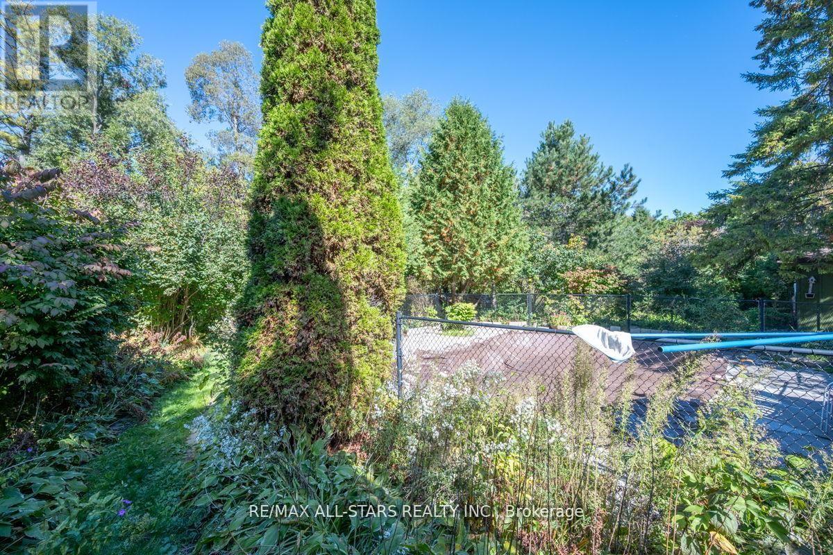 40 Riverglen Drive, Georgina, Ontario  L4P 2R1 - Photo 24 - N13249982
