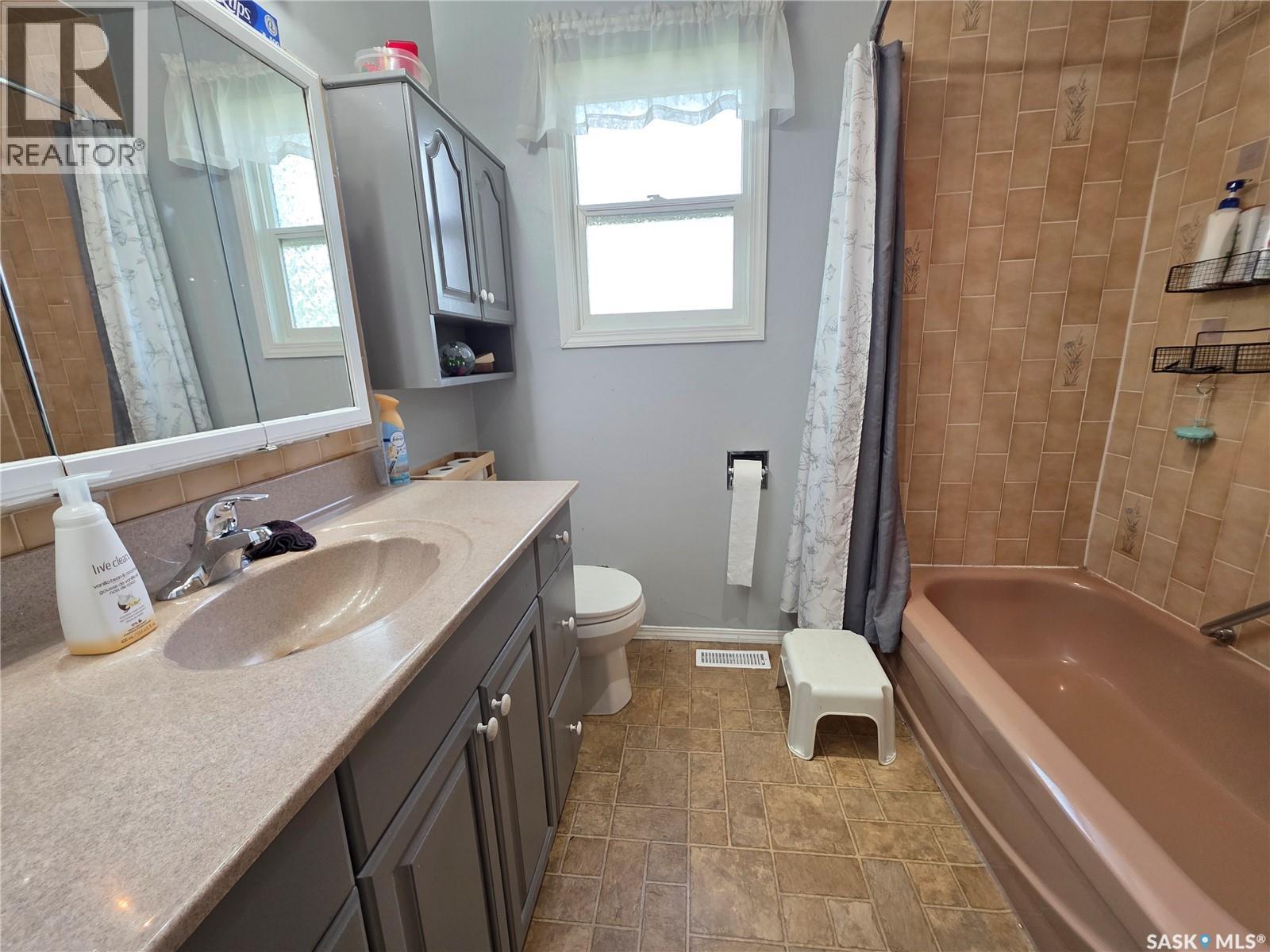 520 Dennis Street, Herbert, Saskatchewan  S0H 2A0 - Photo 14 - SK030586