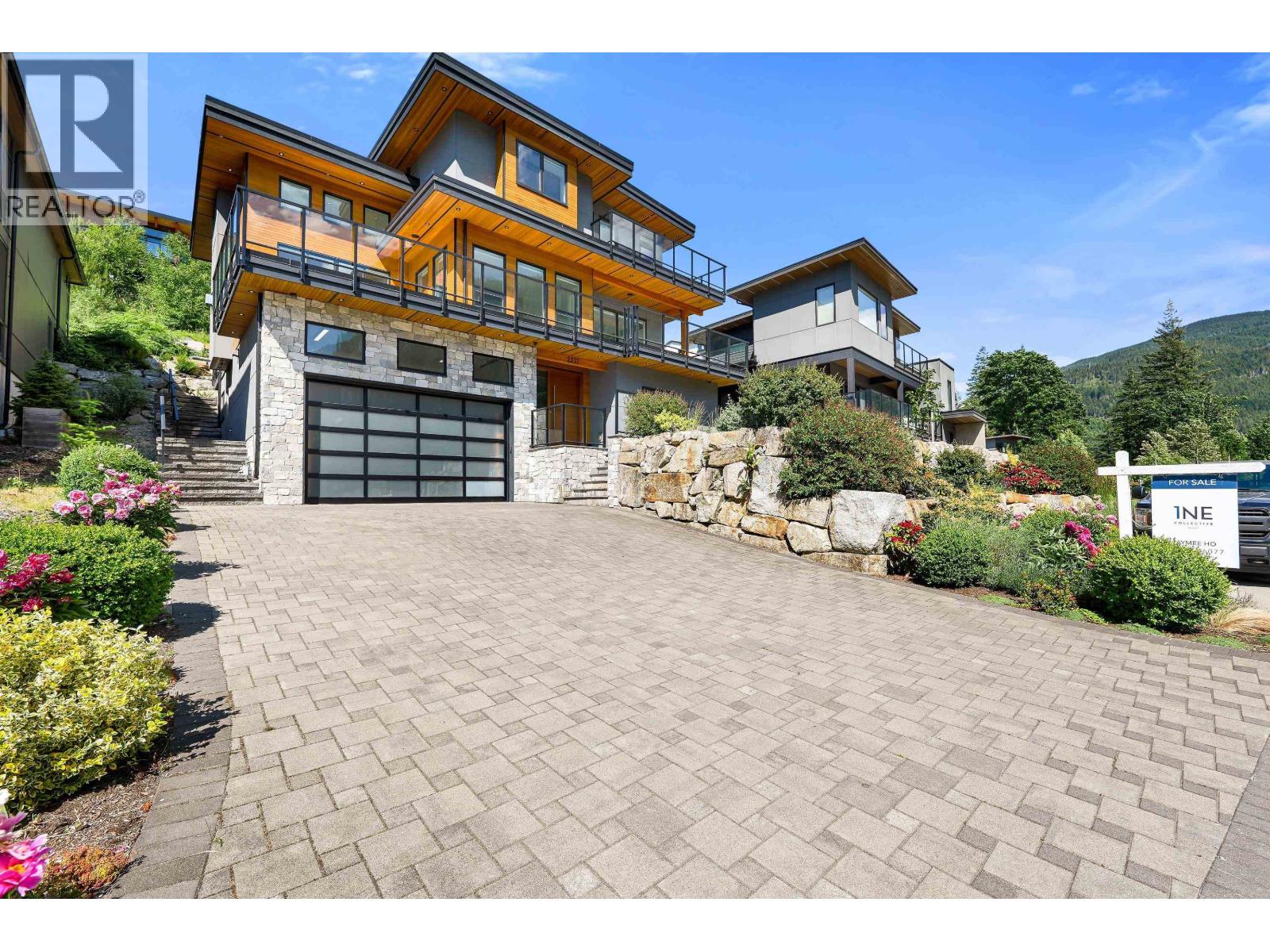 2237 Windsail Place, Squamish, British Columbia  V8B 0T6 - Photo 1 - R3132786