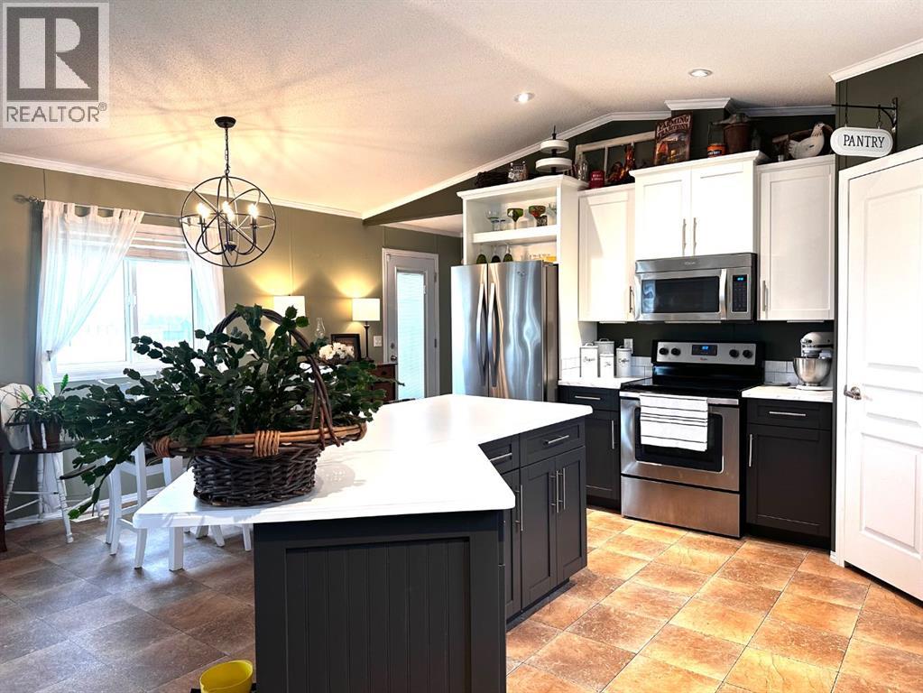 404&412 3 Avenue, Bruce, Alberta  T0B 0R0 - Photo 6 - A2316158