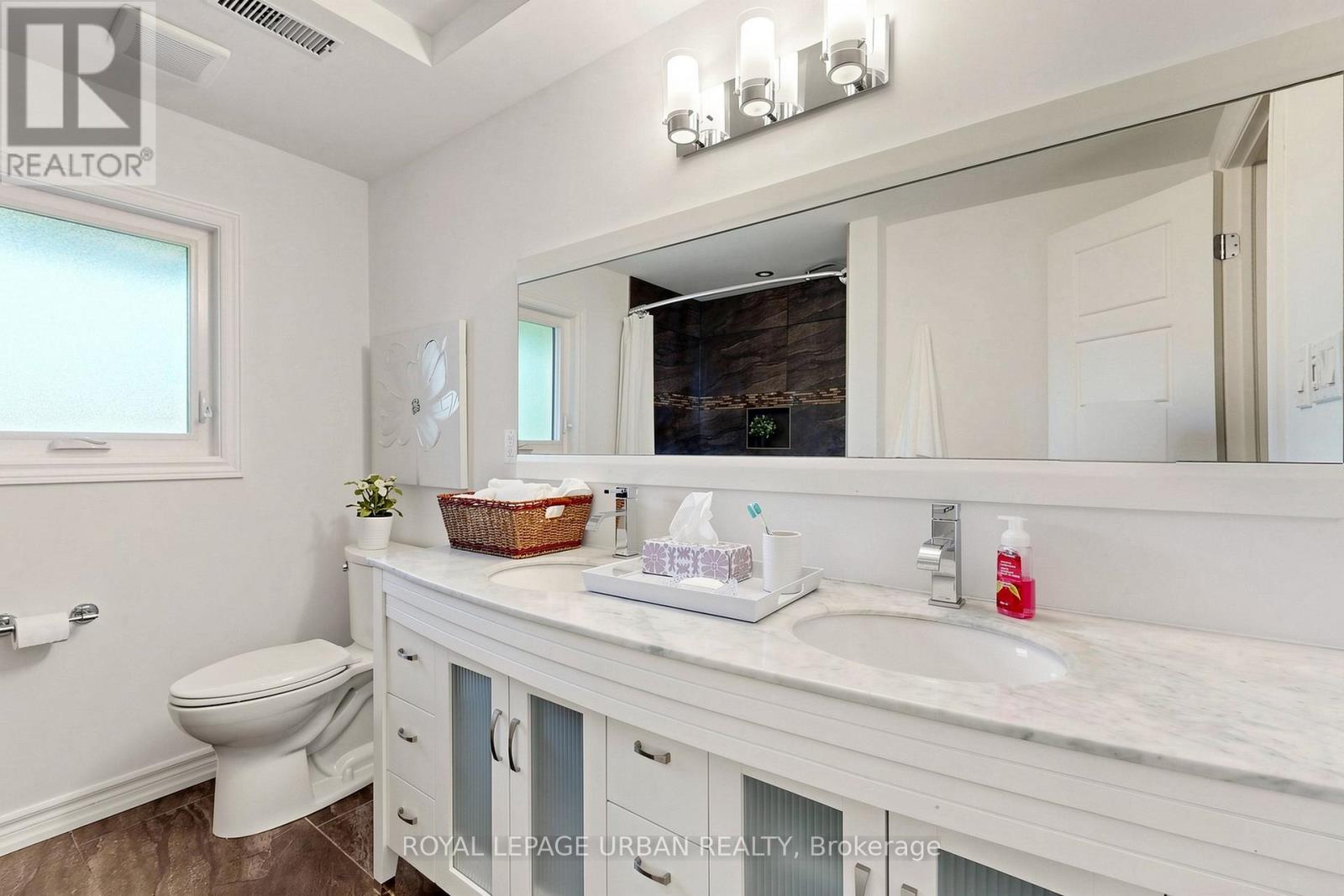 11 Caronridge Crescent, Toronto, Ontario  M1W 1L1 - Photo 23 - E13256890