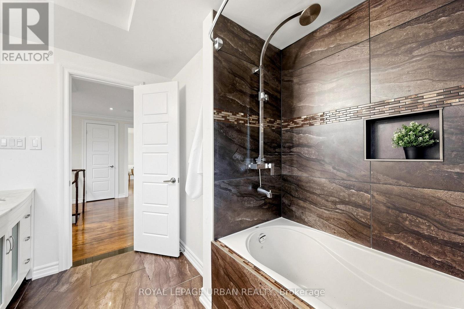 11 Caronridge Crescent, Toronto, Ontario  M1W 1L1 - Photo 24 - E13256890
