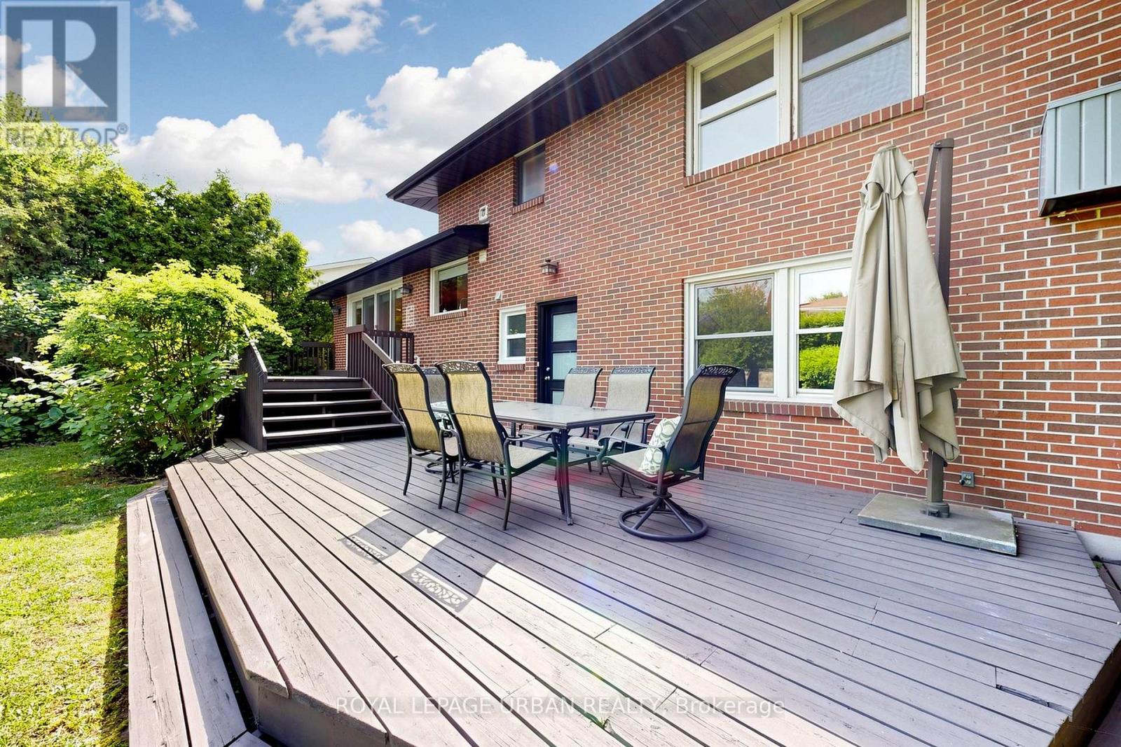 11 Caronridge Crescent, Toronto, Ontario  M1W 1L1 - Photo 38 - E13256890