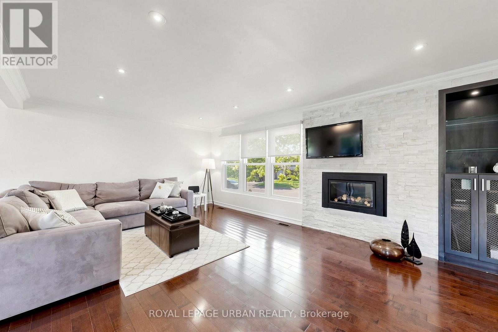 11 Caronridge Crescent, Toronto, Ontario  M1W 1L1 - Photo 8 - E13256890