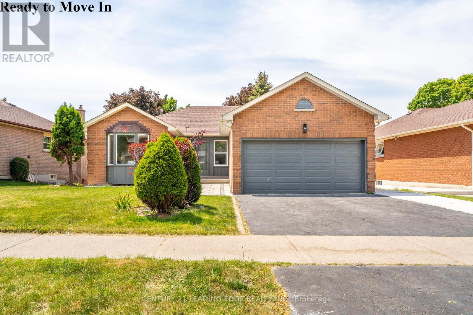 8 Hialeah Crescent, Whitby, Ontario  L1N 6R1 - Photo 2 - E13257090
