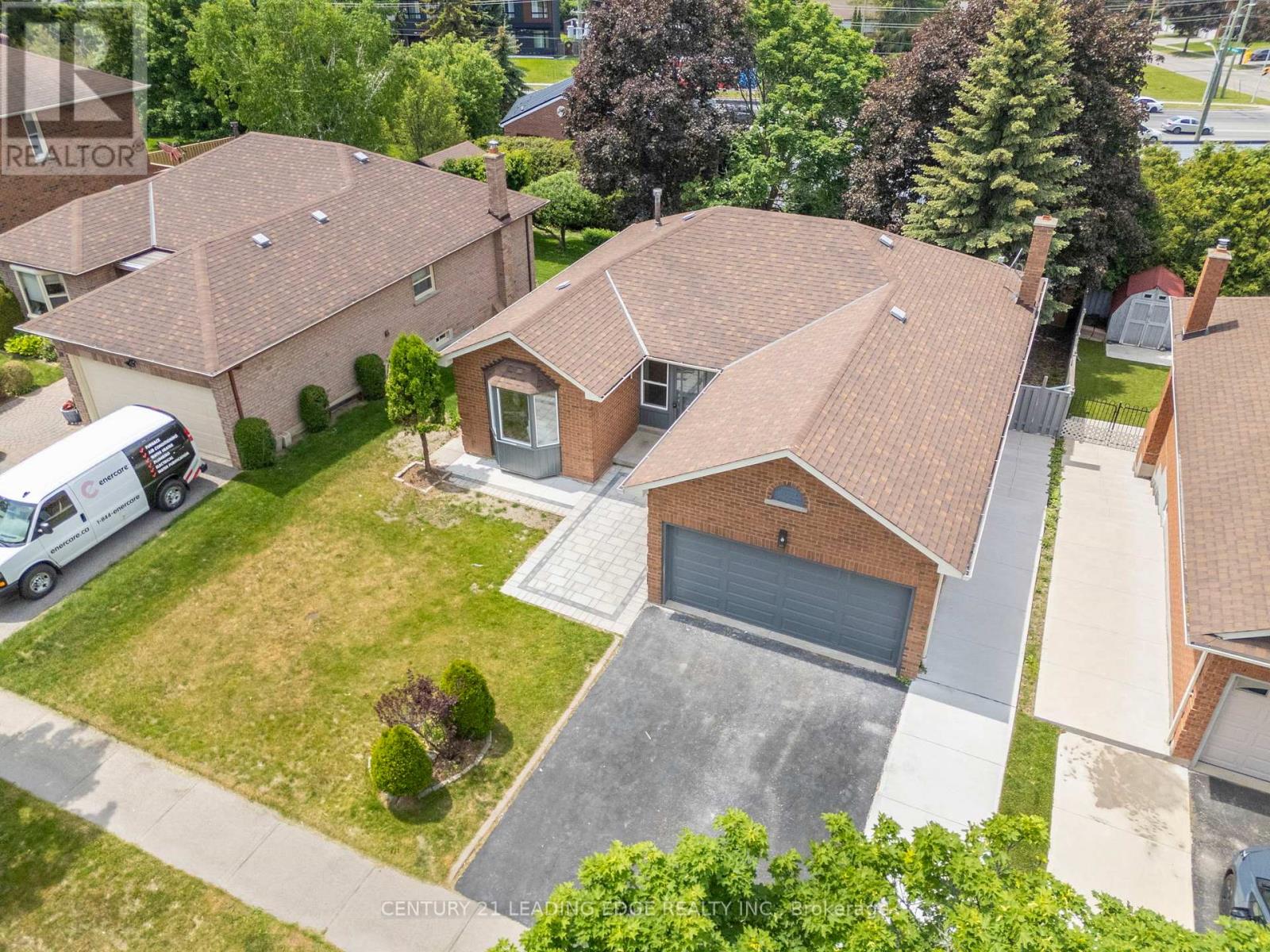 8 Hialeah Crescent, Whitby, Ontario  L1N 6R1 - Photo 37 - E13257090