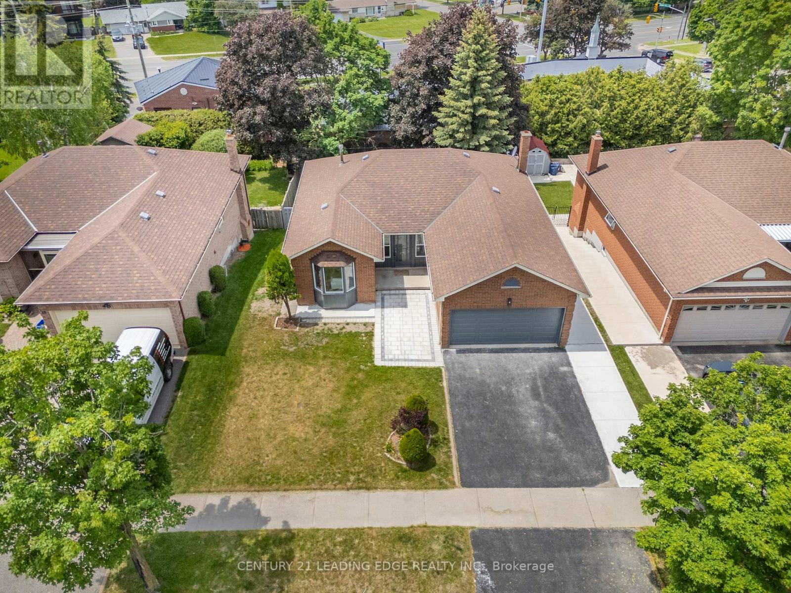 8 Hialeah Crescent, Whitby, Ontario  L1N 6R1 - Photo 38 - E13257090