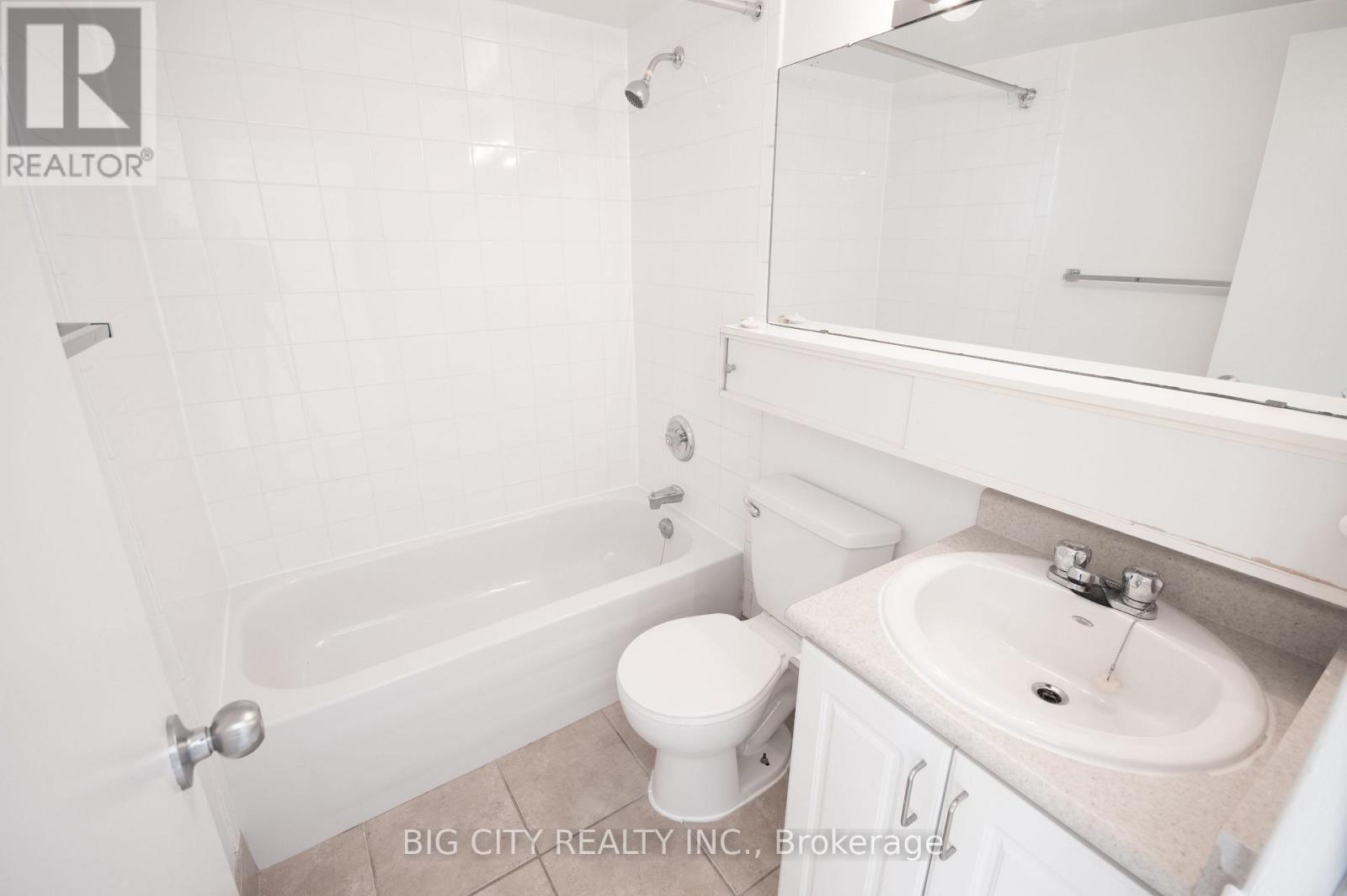 22 - 70 CAMBRIDGE AVENUE - Photo 4