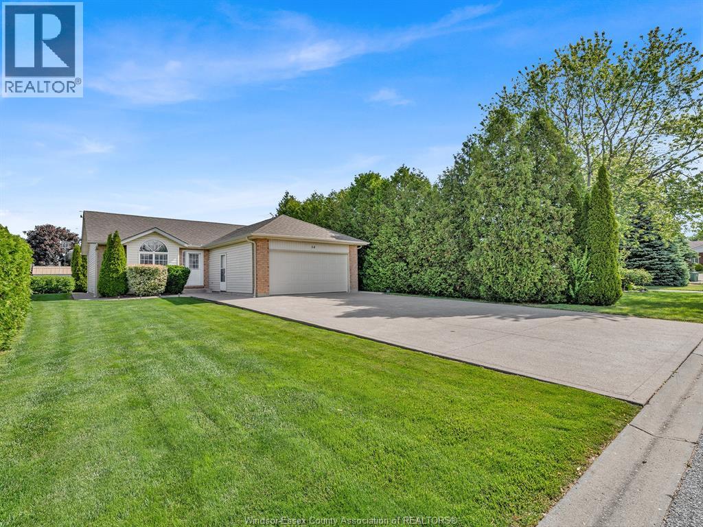 54 Hope Crescent, Colchester, Ontario  N0R 1G0 - Photo 2 - 26013287
