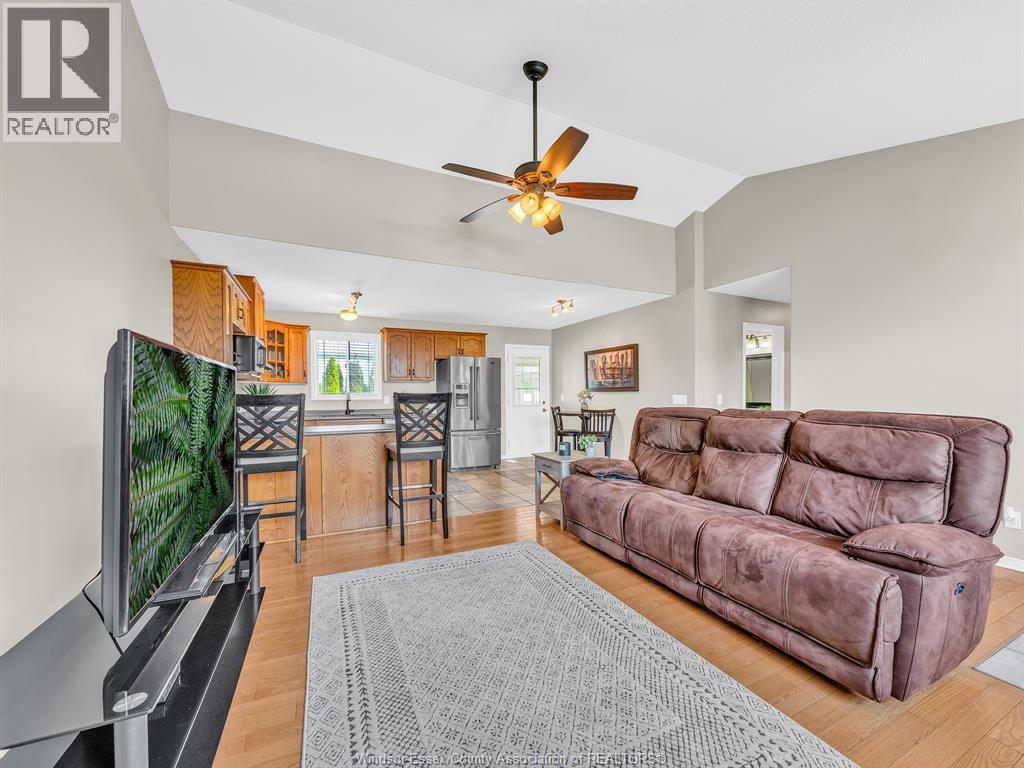 54 Hope Crescent, Colchester, Ontario  N0R 1G0 - Photo 6 - 26013287
