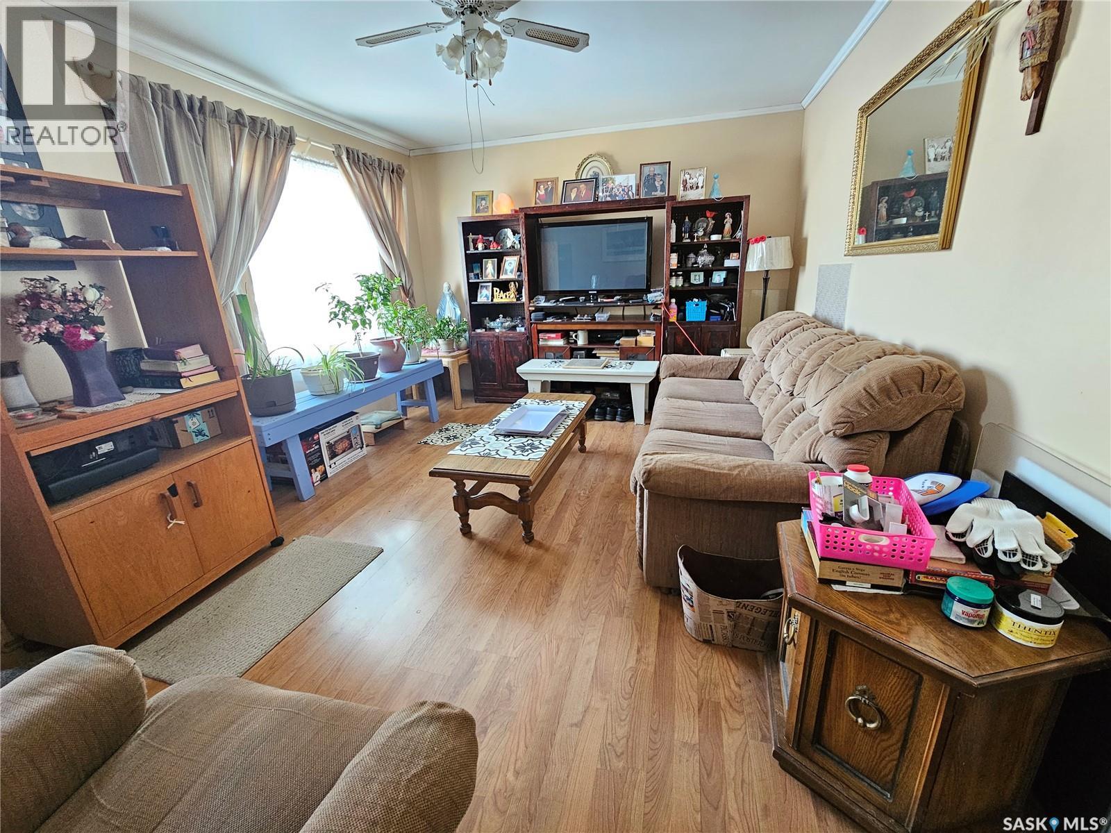 304 7th Avenue Se, Swift Current, Saskatchewan  S9H 3P7 - Photo 6 - SK032306