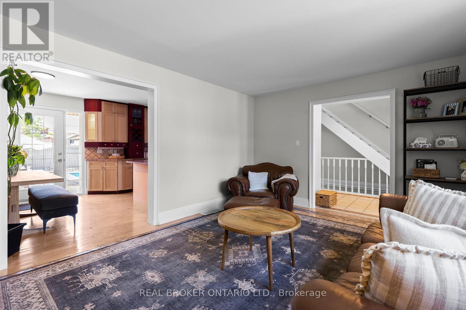 54 Farmingdale Crescent, Barrie, Ontario  L4M 5E5 - Photo 11 - S13257336