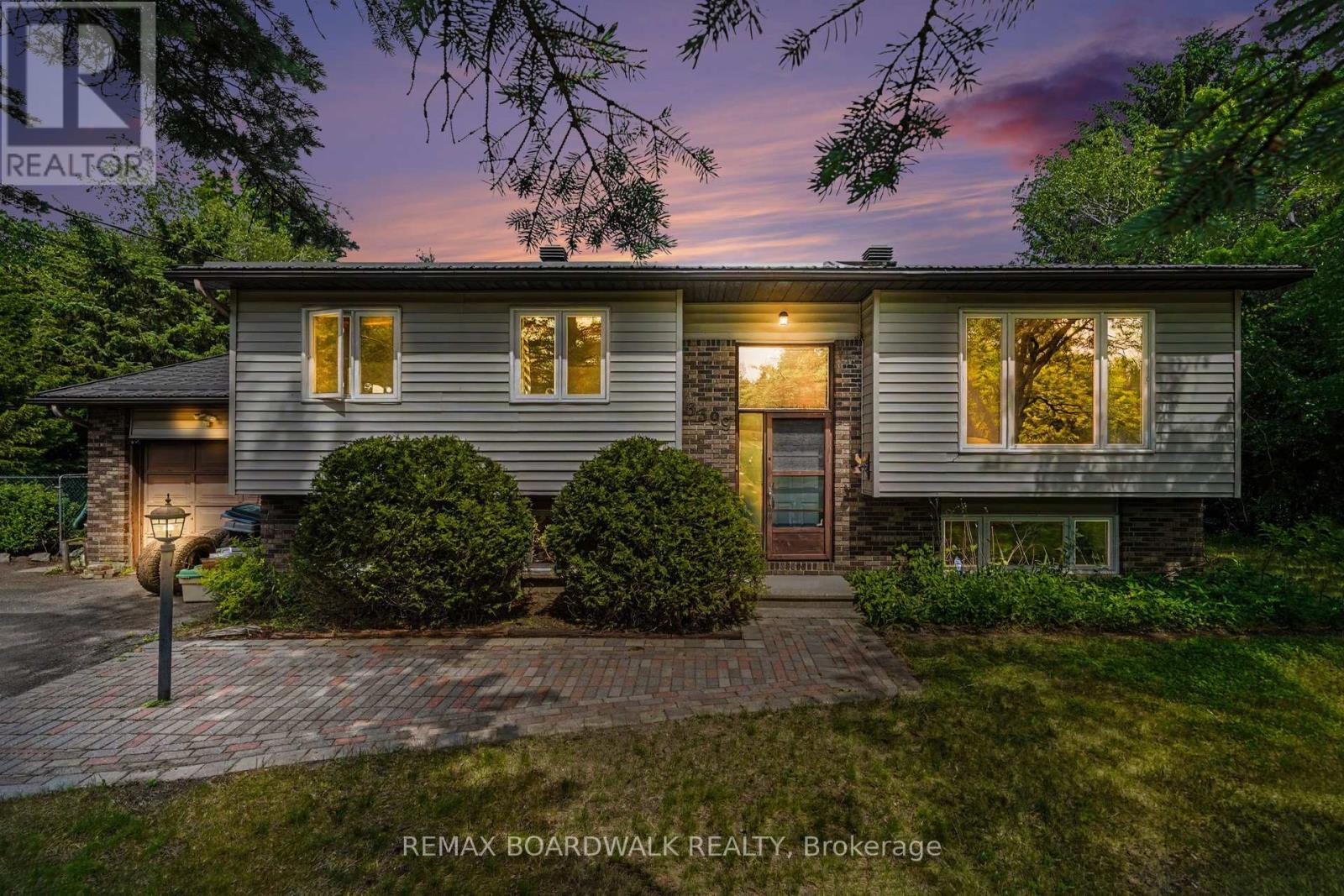3399 REGBURN DRIVE, Ottawa, Ontario