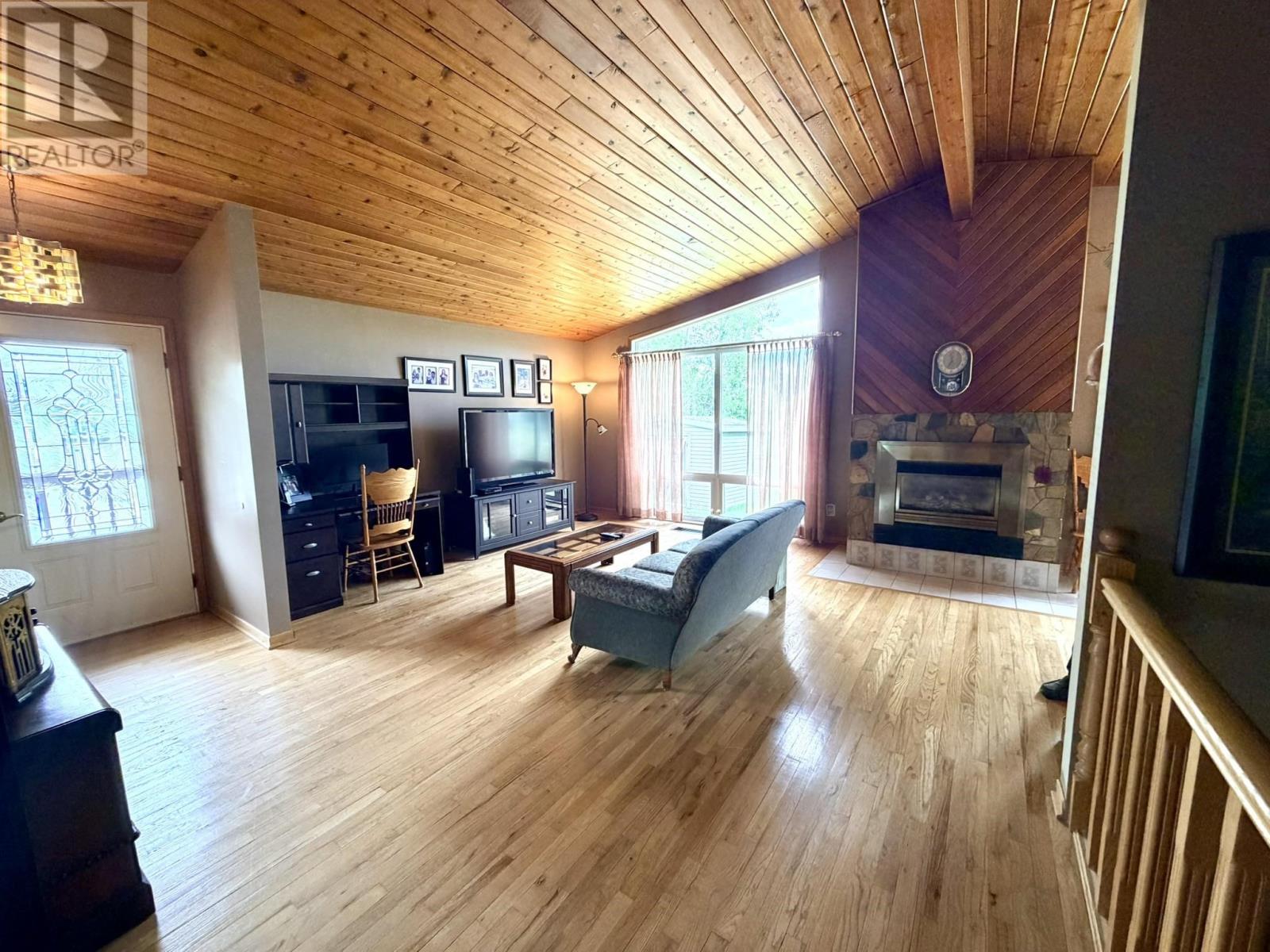 1402 Ottawa Street, Kenora, Ontario  P0X 1C0 - Photo 7 - TB2601378