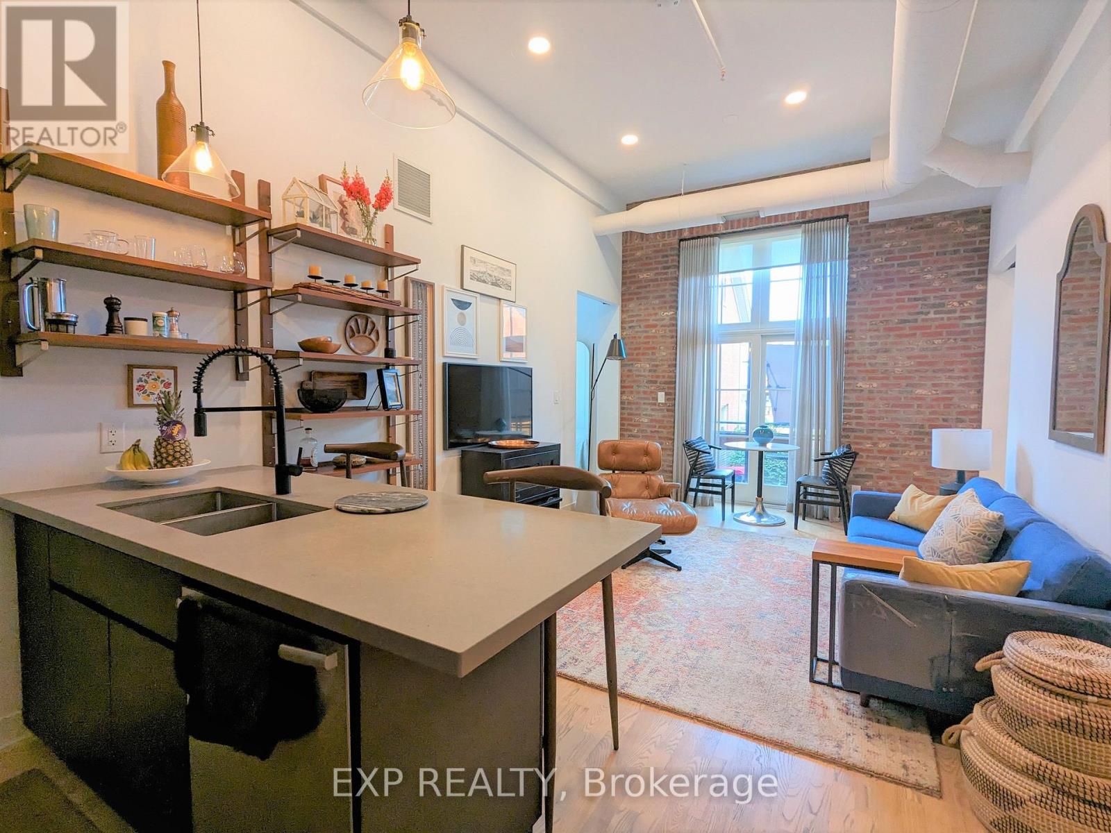 206 - 152 ANNETTE STREET, Toronto, Ontario