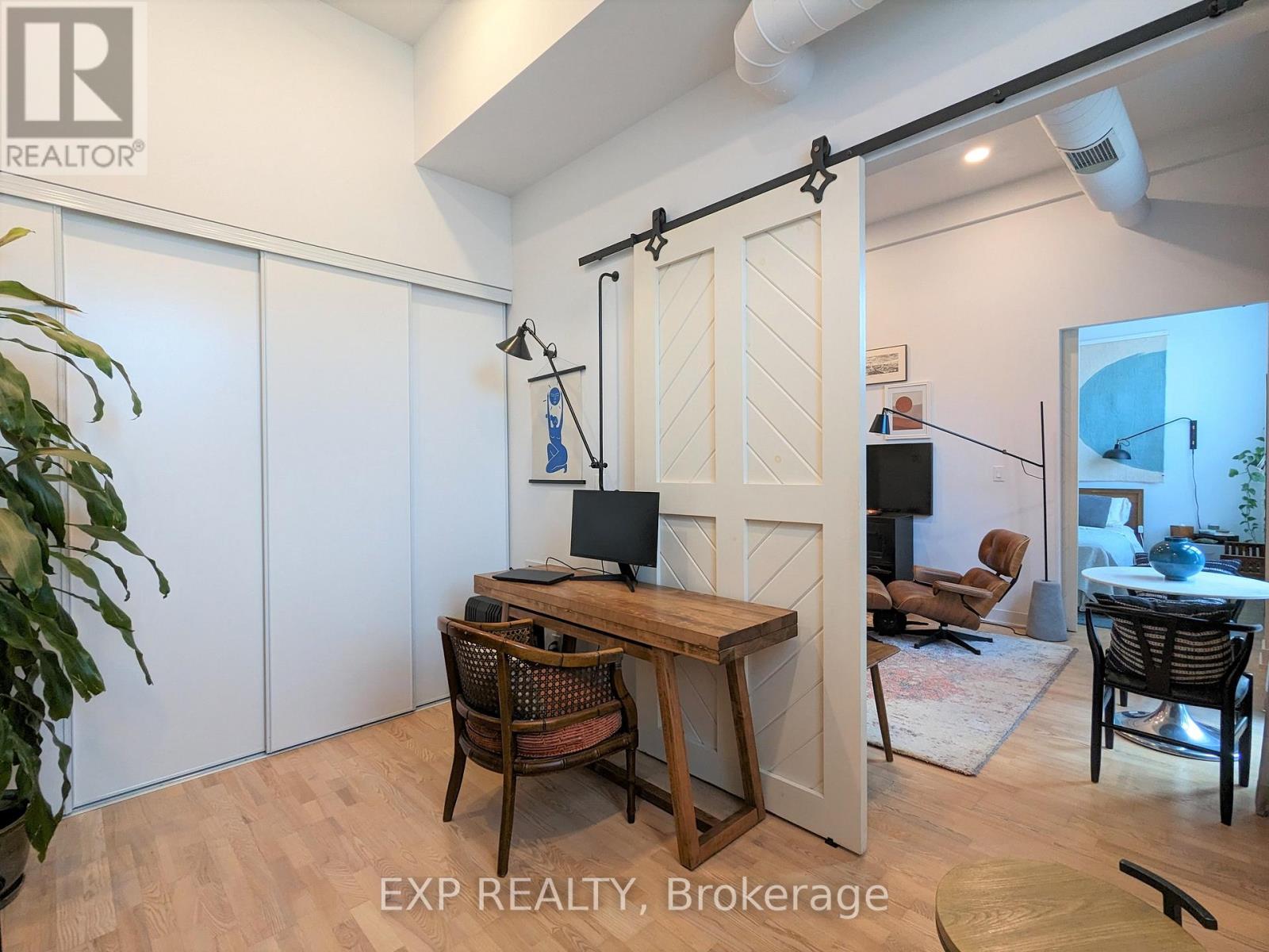 206 - 152 Annette Street, Toronto, Ontario  M6P 1P4 - Photo 10 - W13256926