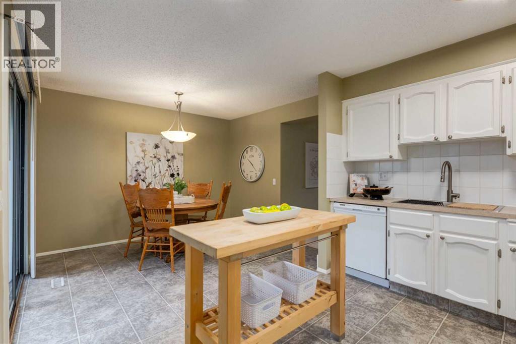 10, 3302 50 Street NW, Calgary, Alberta  T3A 2C6 - Photo 15 - A2316750