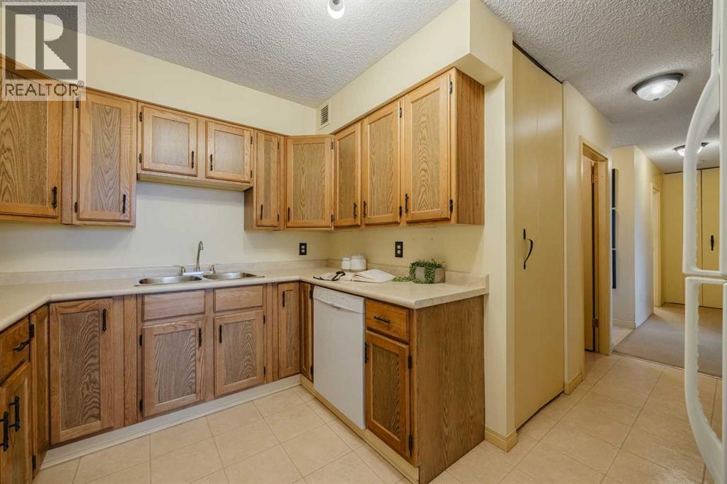 1003, 80 Point Mckay Crescent NW, Calgary, Alberta  T3B 4W4 - Photo 15 - A2317792