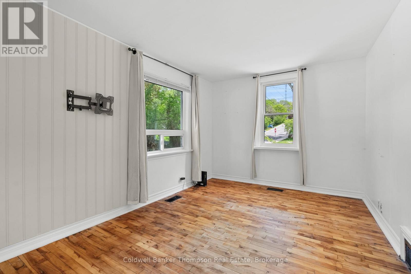 13 Johanna Street, Huntsville, Ontario  P1H 1T9 - Photo 7 - X13259076