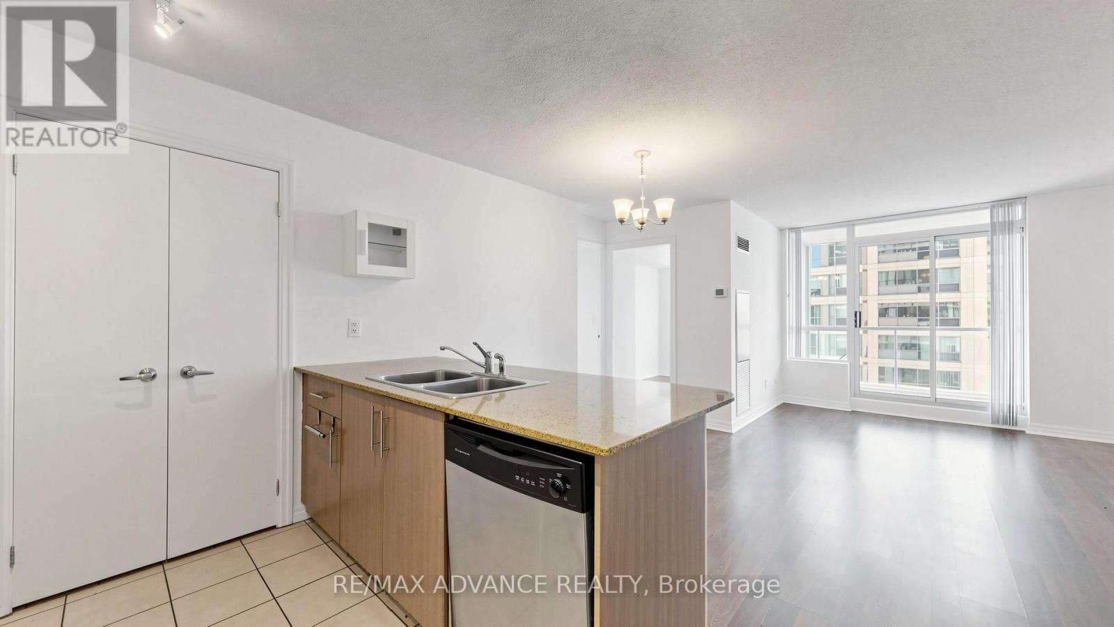 1805 - 12 Yonge Street, Toronto, Ontario  M5E 1Z9 - Photo 9 - C12982482