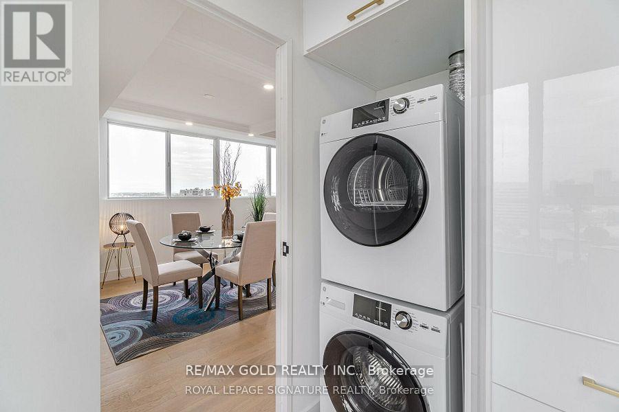 2108 - 3700 Kaneff Crescent, Mississauga, Ontario  L5A 4B8 - Photo 27 - W12868268