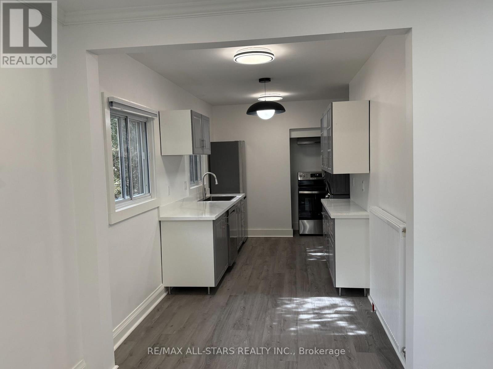 2 - 92 Thirty Ninth Street, Toronto, Ontario  M8W 3M7 - Photo 8 - W12844106